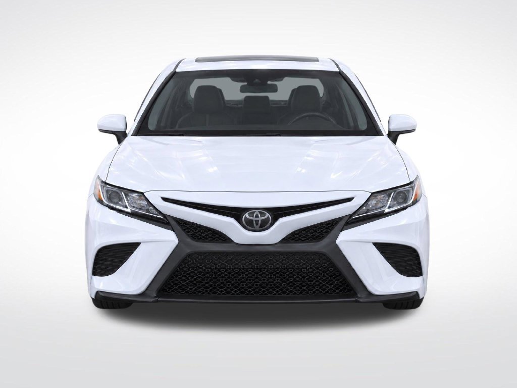 Used 2018 Toyota Camry SE w/ Moonroof Package FWD image 5