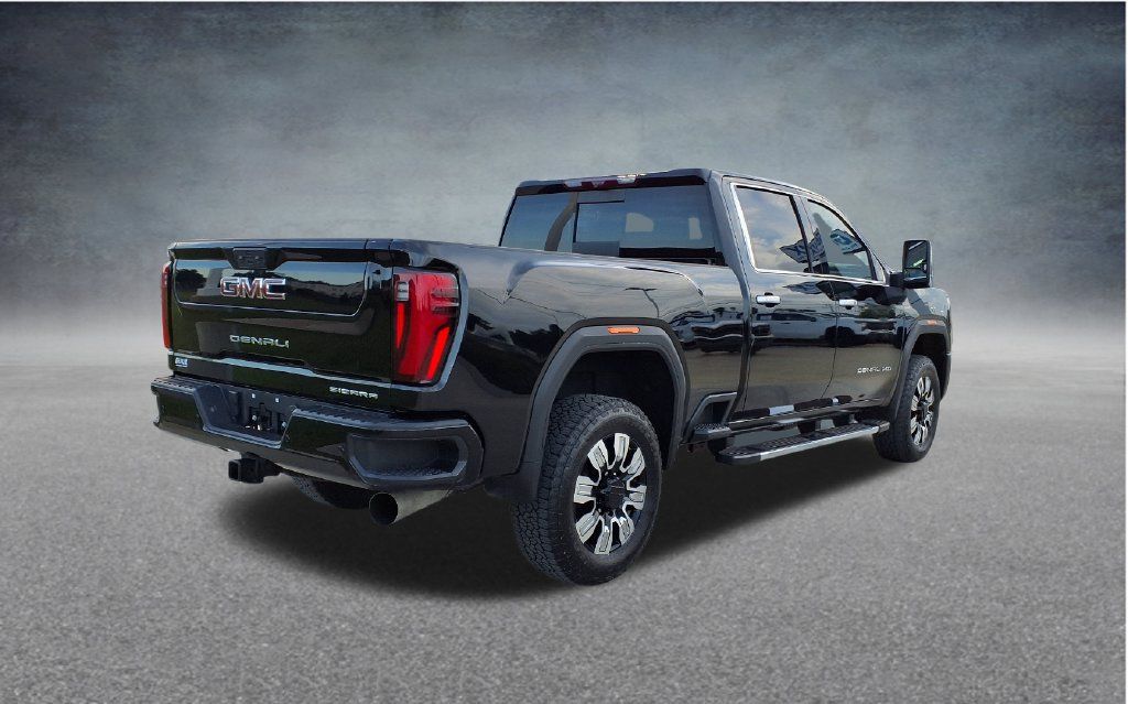 Used 2025 GMC Sierra 2500 Denali w/ Denali Reserve Package AWD/4WD image 7