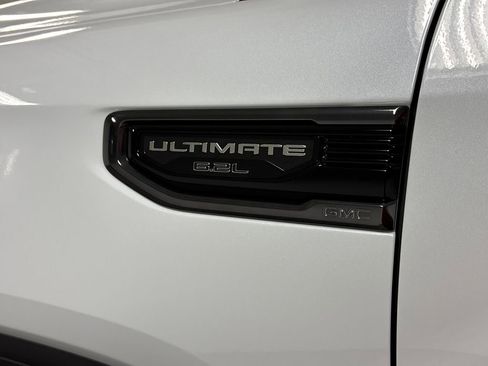 New 2026 GMC Sierra 1500 Denali Ultimate w/ LPO, Black Badging Package AWD/4WD image 11