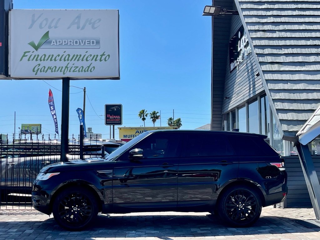 Used 2017 Land Rover Range Rover Sport SE AWD/4WD image 6