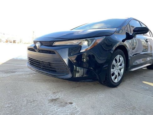 Used 2023 Toyota Corolla LE w/ Carpet Mat Package (TMS) image 14