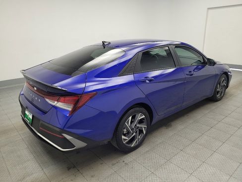 Used 2025 Hyundai Elantra Sport FWD image 9