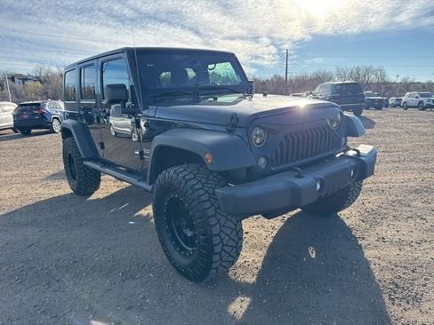 Used 2018 Jeep Wrangler Unlimited Sport S image 7