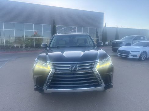 Used 2018 Lexus LX 570 4WD w/ Luxury Package image 5