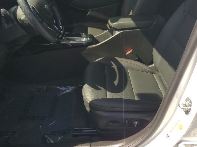 Used 2026 Chevrolet Trax RS FWD image 13