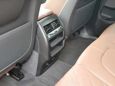 New 2026 BMW X5 xDrive40i w/ M Sport Package AWD/4WD image 25