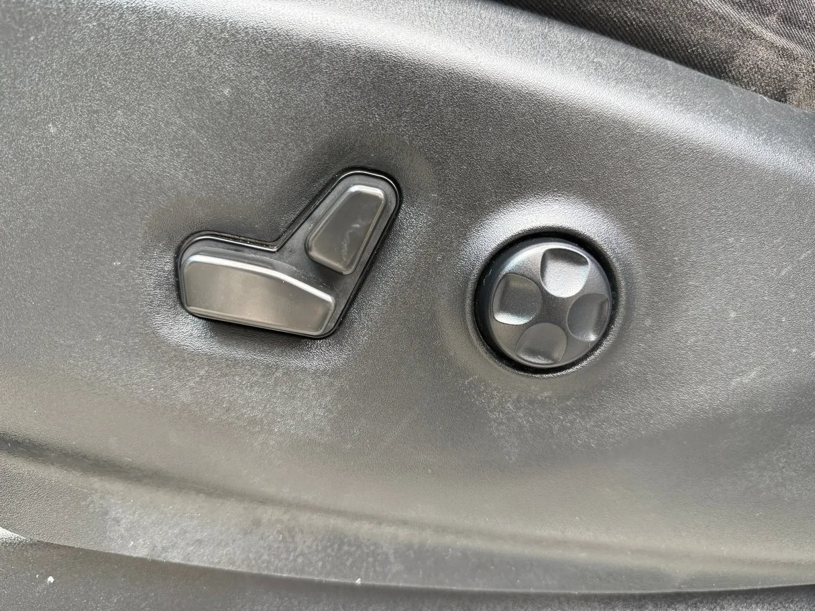 Used 2022 Chrysler Pacifica Touring-L FWD image 17
