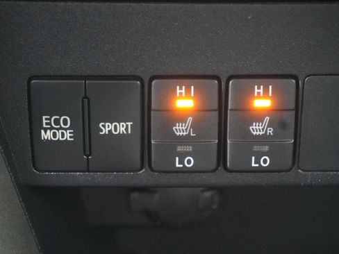 Used 2015 Toyota RAV4 Limited FWD image 19