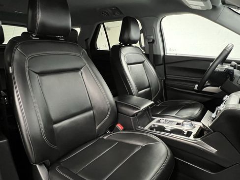 Used 2024 Ford Explorer XLT w/ Equipment Group 202A image 60