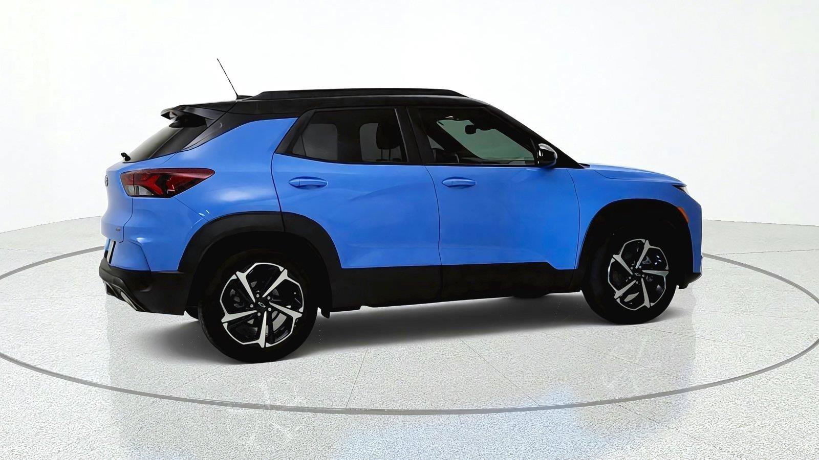 Used 2023 Chevrolet TrailBlazer RS w/ Sun and Liftgate Package FWD image 7