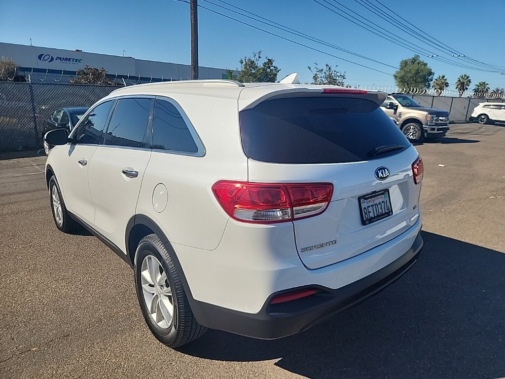 Used 2018 Kia Sorento FWD image 10