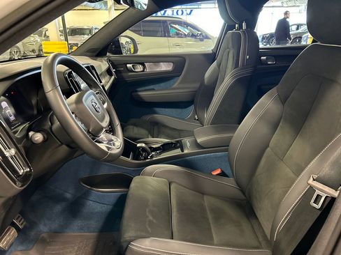Certified 2023 Volvo XC40 Recharge Ultimate w/ Protection Package Premier AWD/4WD image 10