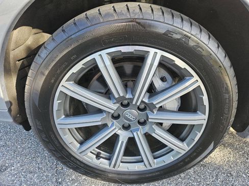 Used 2019 Audi Q7 3.0T Premium Plus w/ Premium Plus Package AWD/4WD image 32