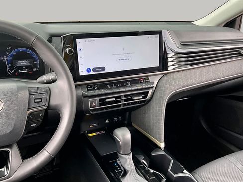 Used 2026 Toyota Camry XLE FWD image 7