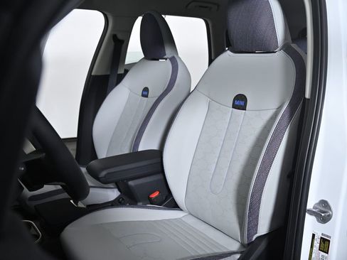 Certified 2025 MINI Cooper Countryman S AWD/4WD image 24