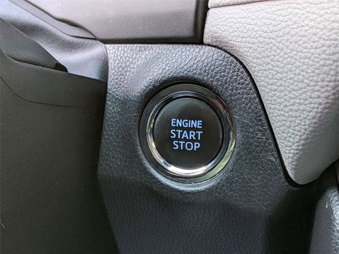 Used 2021 Toyota RAV4 XLE image 22