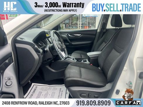 Used 2018 Nissan Rogue SV image 5