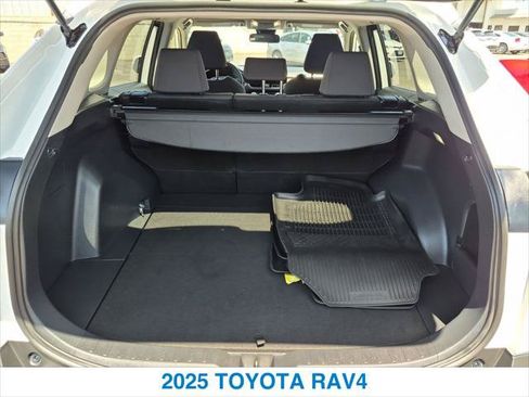 Used 2025 Toyota RAV4 XLE FWD image 23