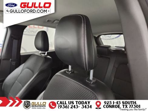 Used 2023 Ford Escape SE image 17