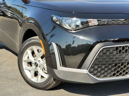 Certified 2025 Kia Soul LX w/ LX Technology Package FWD image 11