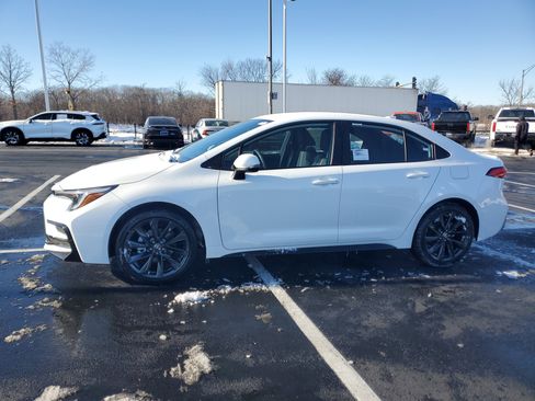 New 2026 Toyota Corolla SE image 3