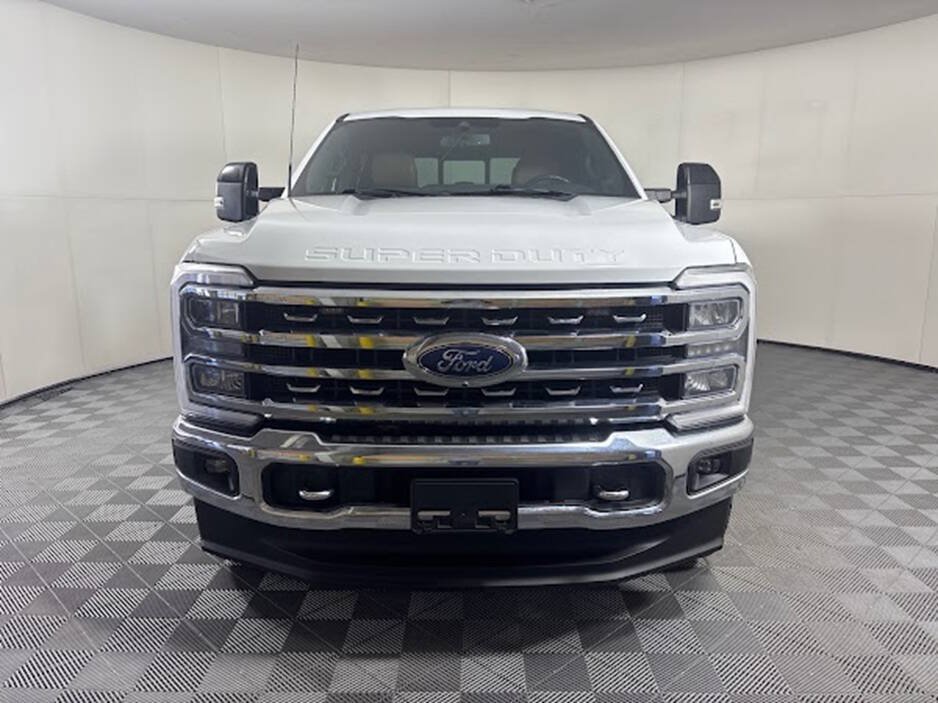 Used 2023 Ford F250 Lariat w/ Chrome Package AWD/4WD image 4