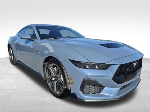 Used 2025 Ford Mustang GT image 5