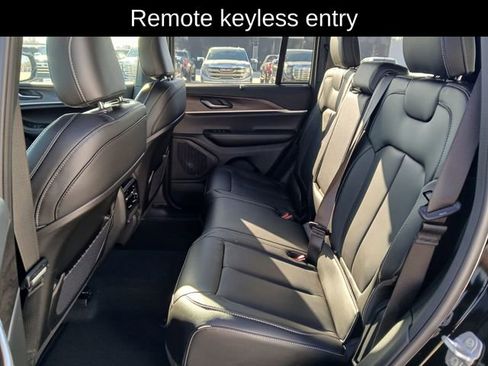 New 2025 Jeep Grand Cherokee Limited image 14