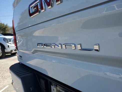 New 2026 GMC Sierra 1500 Denali w/ Denali Reserve Package image 9