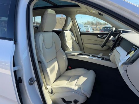New 2026 Volvo XC60 B5 Ultra w/ Protection Package Premier image 8
