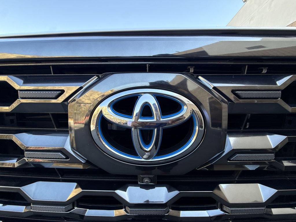 Used 2023 Toyota Tundra Platinum AWD/4WD image 32