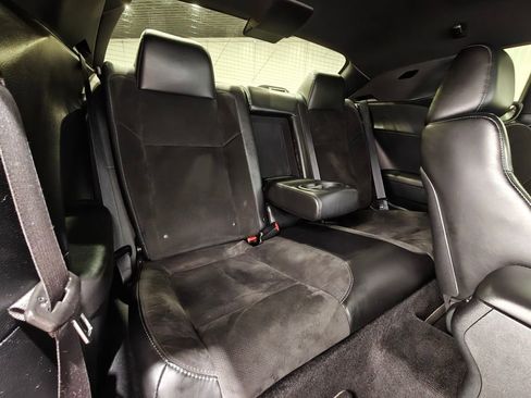 Used 2018 Dodge Challenger R/T Scat Pack w/ Leather Interior Group RWD image 24