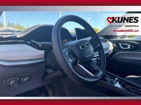Used 2025 Jeep Compass Limited AWD/4WD image 17