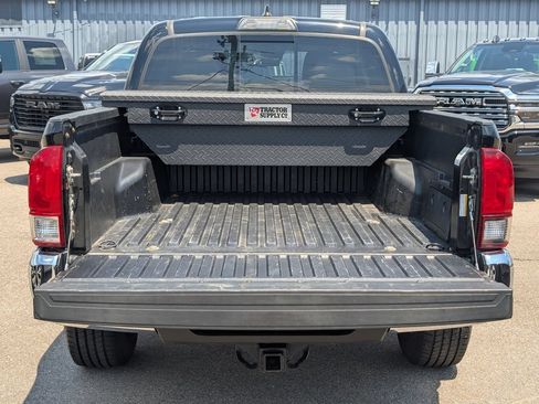 Used 2019 Toyota Tacoma SR5 AWD/4WD image 36