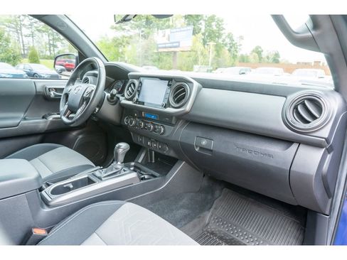 Used 2023 Toyota Tacoma TRD Sport AWD/4WD image 16