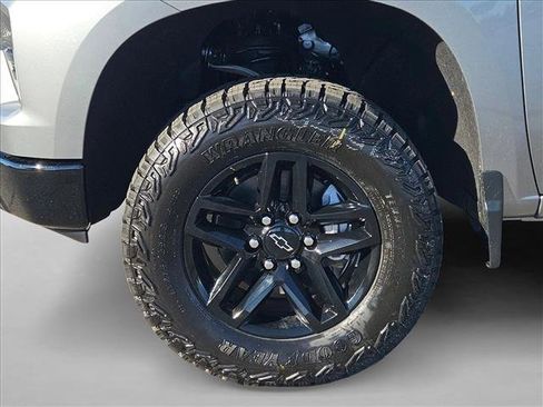 New 2026 Chevrolet Silverado 1500 Custom Trail Boss w/ LPO, Dark Essentials Package image 10