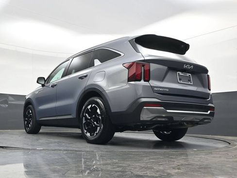 Used 2025 Kia Sorento S FWD image 31