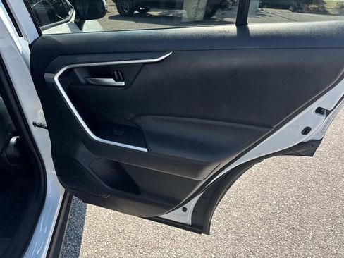 Used 2021 Toyota RAV4 XLE FWD image 15
