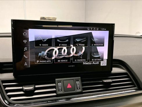 Used 2025 Audi Q5 2.0T Premium w/ Convenience Plus Package image 38