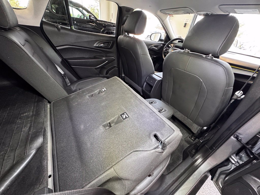 Used 2025 Chevrolet Trax LT w/ Driver Confidence Package FWD image 46