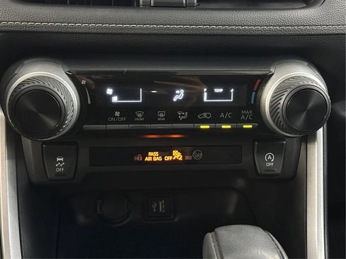 Used 2023 Toyota RAV4 LE AWD/4WD image 36