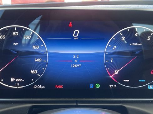 Used 2025 Mercedes-Benz C 300 4MATIC Sedan image 12