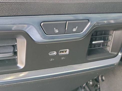Certified 2025 Chevrolet Silverado 1500 High Country w/ High Country Premium Package AWD/4WD image 18