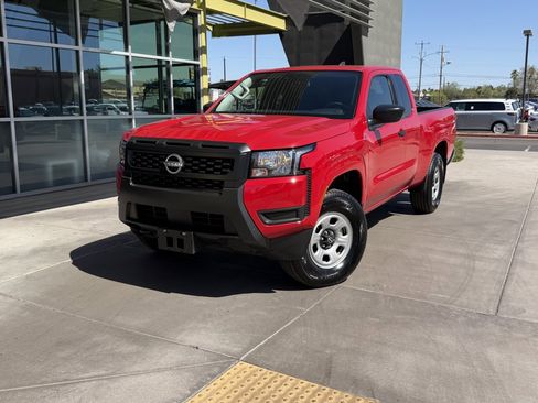 Used 2025 Nissan Frontier S AWD/4WD image 2