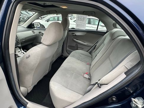 Used 2013 Toyota Corolla LE image 9