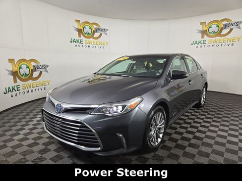 Used 2016 Toyota Avalon Limited image 4