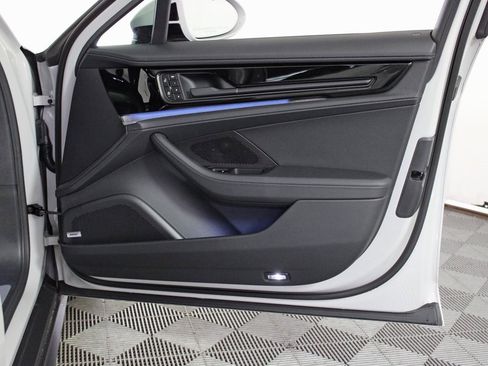 Used 2025 Porsche Panamera 4 image 37