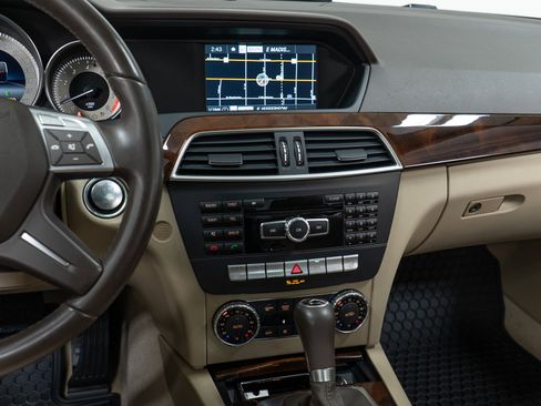 Used 2014 Mercedes-Benz C 300 4MATIC Sedan image 19