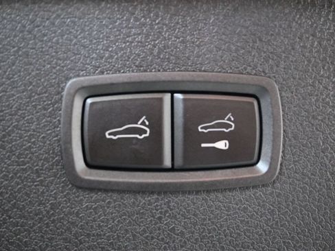 Used 2026 Porsche Macan AWD/4WD image 26