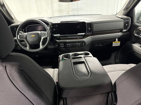 New 2026 Chevrolet Silverado 1500 LT w/ Z71 Off-Road Package AWD/4WD image 3